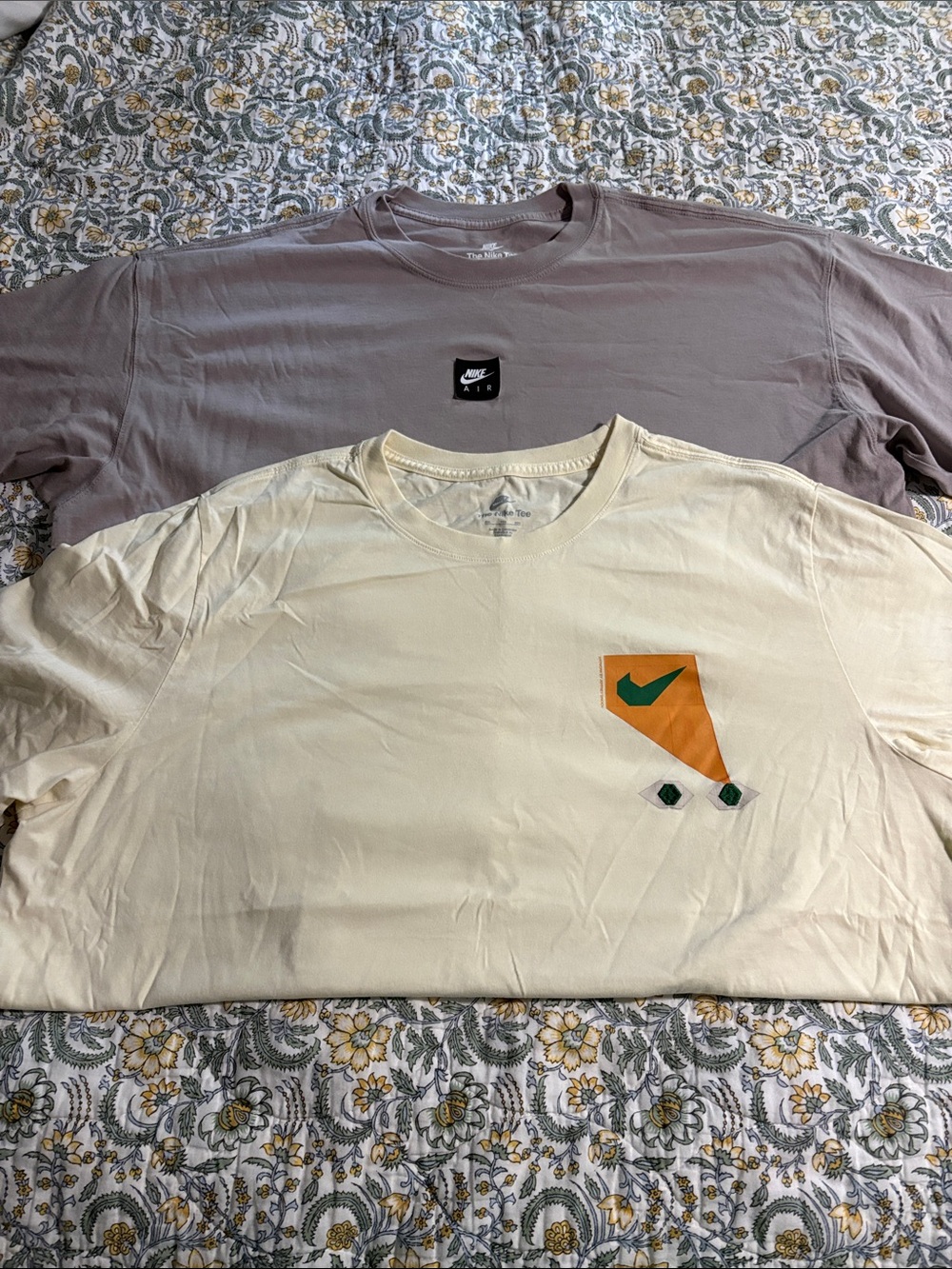 Two Nike men’s tshirts